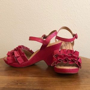 NWB Born Crown Pink Wedge Sandals